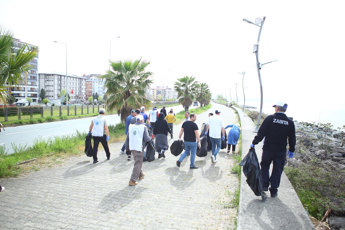 Deniz Mahallesinde Bahar Temizliği Etkinliği