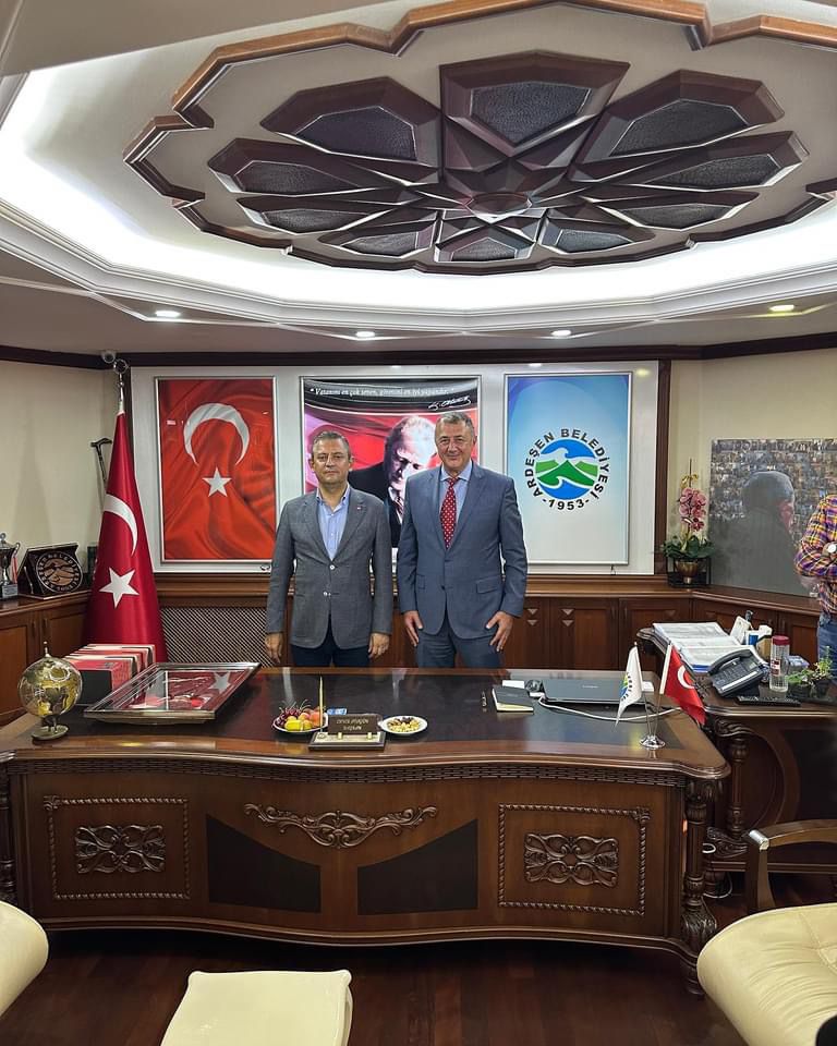 CHP Genel Başkanı Özgür Özel’den Belediye Başkanımız Enver Atagün’e Tebrik Ziyareti