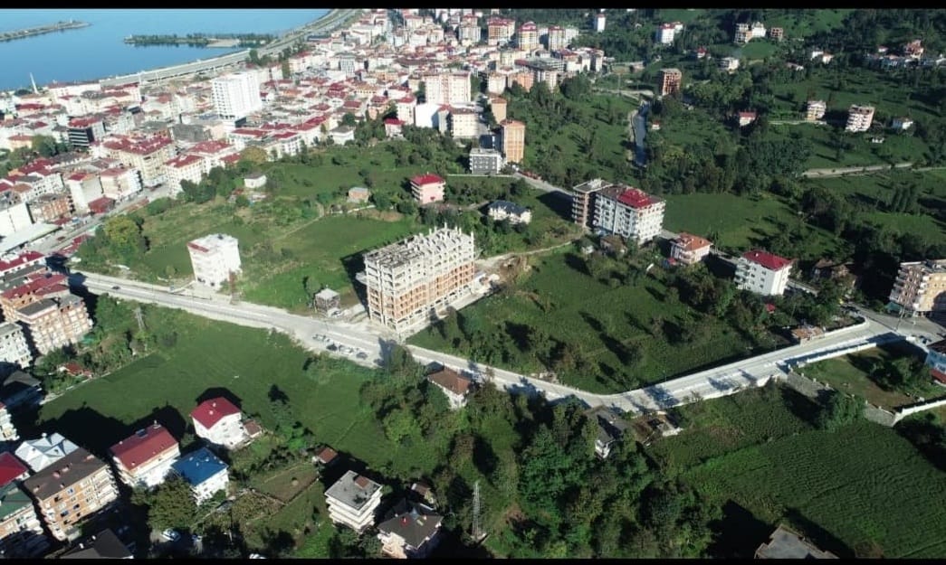 Düz Mahalle, İnönü Caddesi Bağlantı Yolunu Açıyoruz.