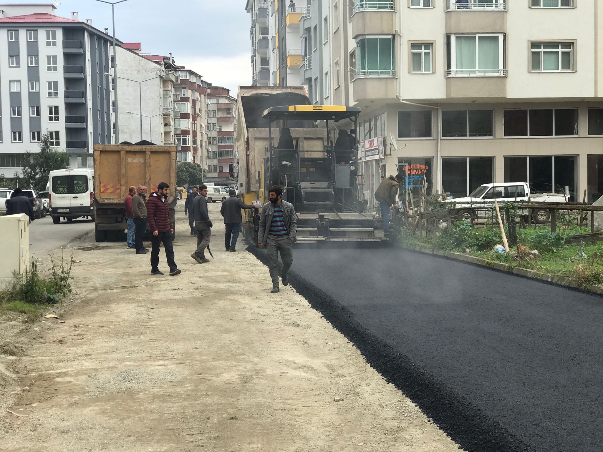 Fırtına Mahallemizde ikinci etap sıcak asfalt çalışmamıza başladık. 