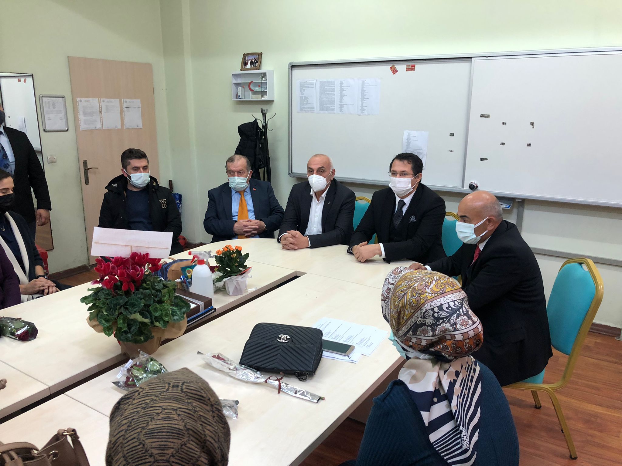 Tüm Öğretmenlerimizin 24 Kasım Öğretmenler Günü Kutlu Olsun.