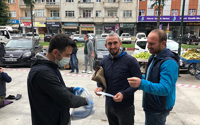 Normalleşme Sürecinde Cemaatle İlk Cuma Namazı