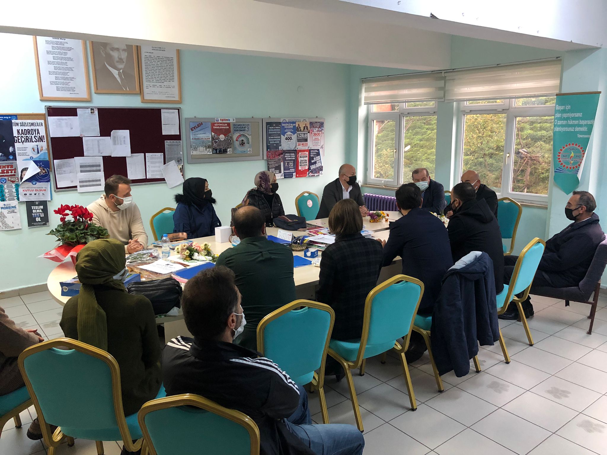 Tüm Öğretmenlerimizin 24 Kasım Öğretmenler Günü Kutlu Olsun.