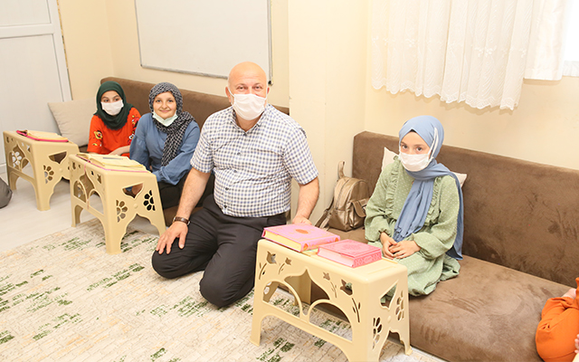 Sizin en hayırlınız, Kur’an’ı öğrenen ve öğretendir. 