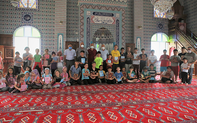 Sizin en hayırlınız, Kur’an’ı öğrenen ve öğretendir. 