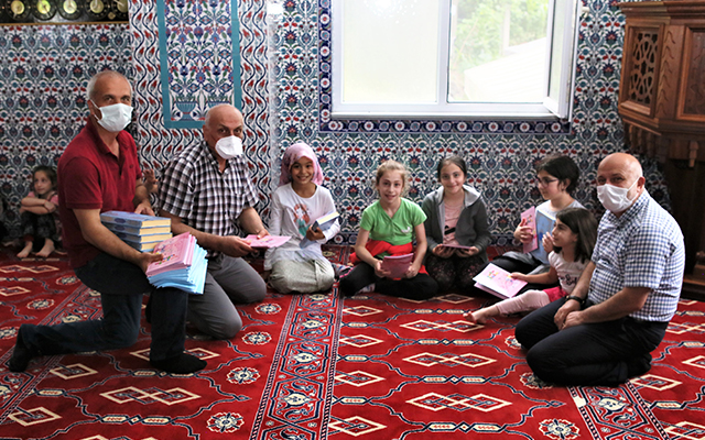 Sizin en hayırlınız, Kur’an’ı öğrenen ve öğretendir. 