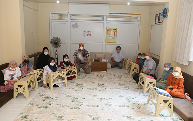 Sizin en hayırlınız, Kur’an’ı öğrenen ve öğretendir. 