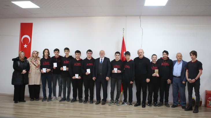 Temiz bir gelecek için “Sıfır Atık” projesi ile geleceğimizi ve çevremizi koruyoruz. 