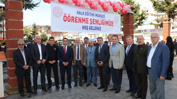 Ardeşen'de Çok Anlamlı Bir Sergi Hayat Buldu