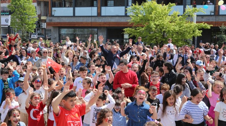 23 Nisan 1. Çocuk Şenliği 