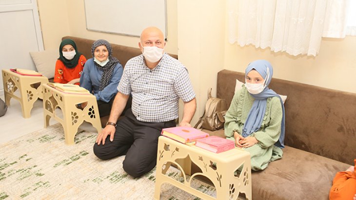 Sizin en hayırlınız, Kur’an’ı öğrenen ve öğretendir. 