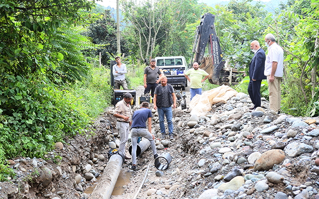Su ve Kanalizasyon ekiplerimiz 7/24 şebeke hattında
