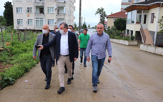 Vekil Bak Ardeşen’de Yapımı Düşünülen Gençlik Merkezi Arsasını İnceledi
