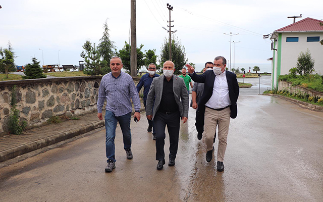 Vekil Bak Ardeşen’de Yapımı Düşünülen Gençlik Merkezi Arsasını İnceledi