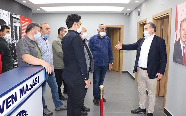 Vekil Bak Ardeşen’de Yapımı Düşünülen Gençlik Merkezi Arsasını İnceledi