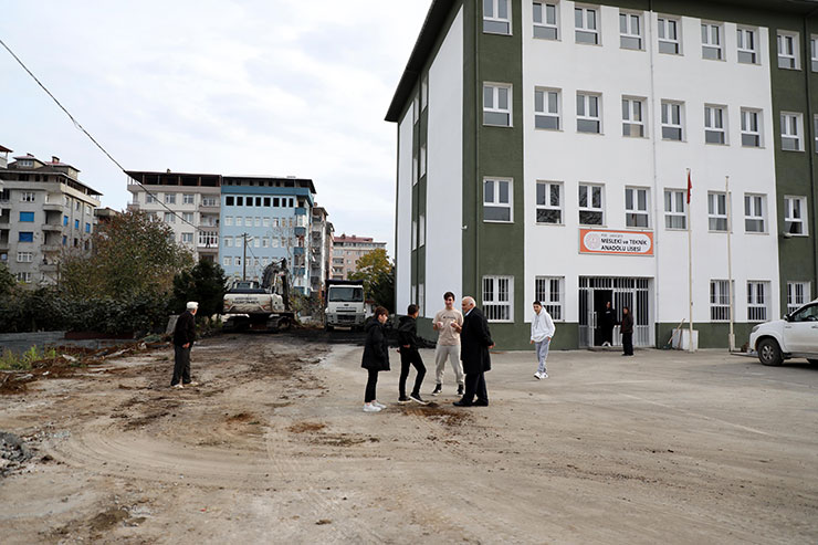 İlçemizde 44 yıllık okul yolu sıkıntısı çözüldü