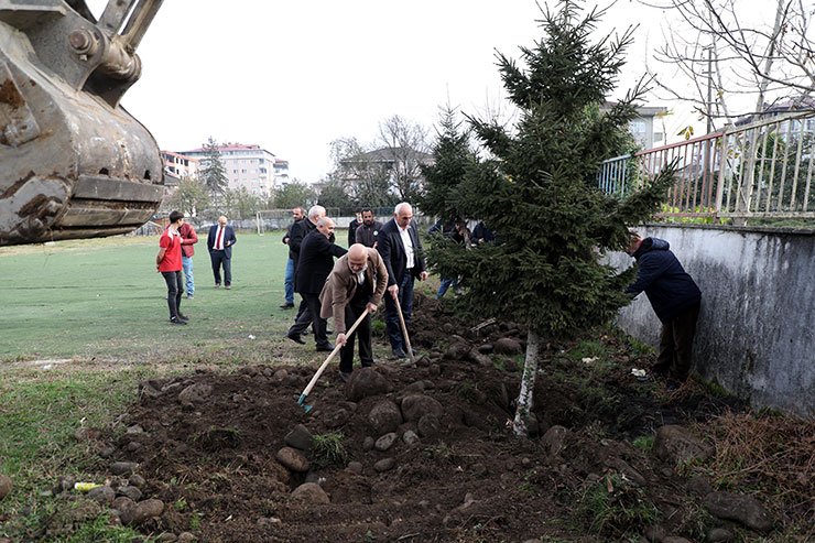 İlçemizde 44 yıllık okul yolu sıkıntısı çözüldü