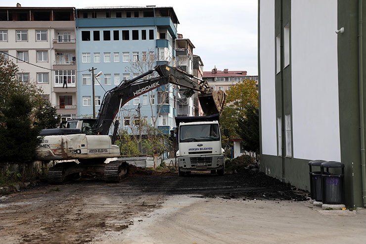 İlçemizde 44 yıllık okul yolu sıkıntısı çözüldü